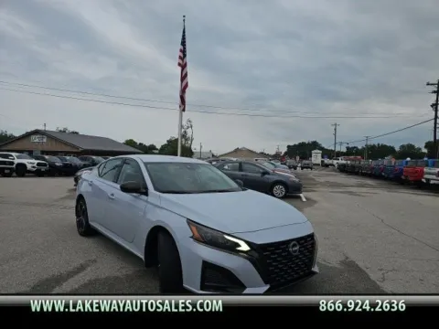 White 2023 Nissan Altima 2.5 SR for sale in Morristown, TN