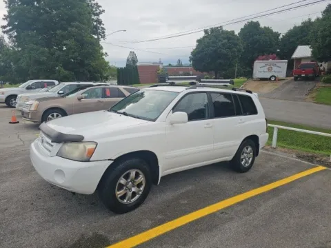 More photos of 2005 Toyota Highlander V6 at Lakeway Auto Sales, TN
