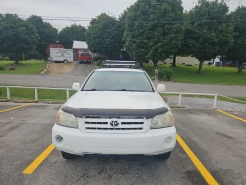 Another view of 2005 Toyota Highlander V6 for sale in Morristown, TN at Lakeway Auto Sales