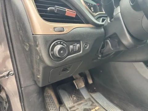 More photos of 2015 Jeep Cherokee Latitude at Lakeway Auto Sales, TN