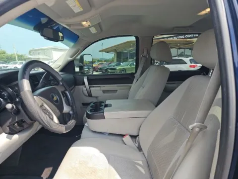 More photos of 2011 Chevrolet Silverado 2500HD LT at Lakeway Auto Sales, TN