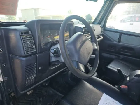 More photos of 2002 Jeep Wrangler SE at Lakeway Auto Sales, TN