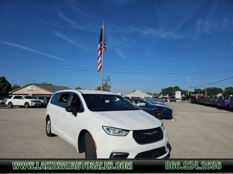 White 2025 Chrysler Pacifica Select for sale in Morristown, TN
