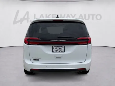 More photos of 2025 Chrysler Pacifica Select at Lakeway Auto Sales, TN