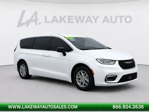 White 2025 Chrysler Pacifica Select for sale in Morristown, TN