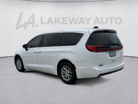 More photos of 2025 Chrysler Pacifica Select at Lakeway Auto Sales, TN