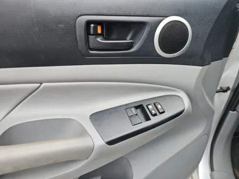 More photos of 2013 Toyota Tacoma at Lakeway Auto Sales, TN