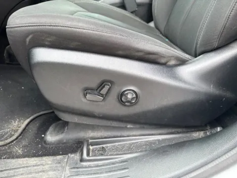 More photos of 2019 Chrysler Pacifica Touring Plus at Lakeway Auto Sales, TN
