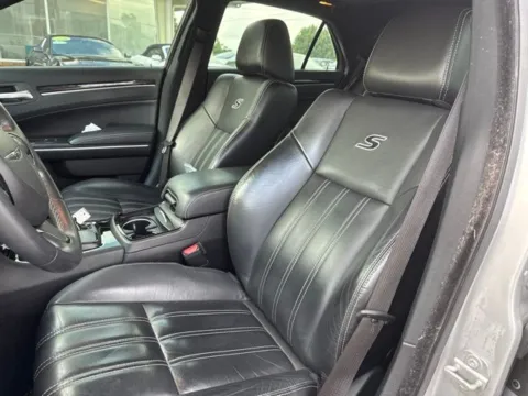 More photos of 2020 Chrysler 300 S at Lakeway Auto Sales, TN