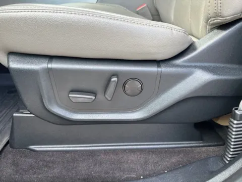 More photos of 2020 Ford F-150 Lariat at Lakeway Auto Sales, TN