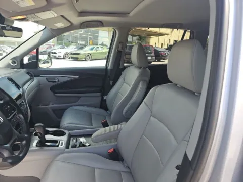 More photos of 2019 Honda Pilot EX-L at Lakeway Auto Sales, TN
