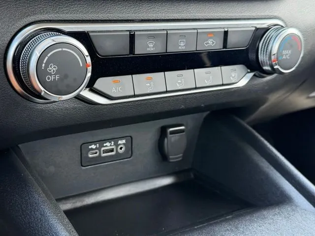 2025 Nissan Altima SV - Photo 12