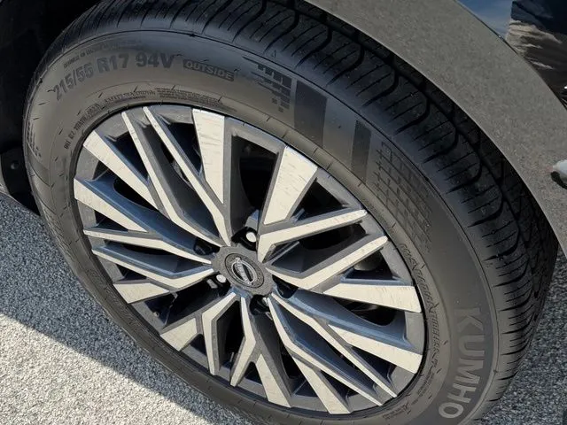 2025 Nissan Altima SV - Photo 26