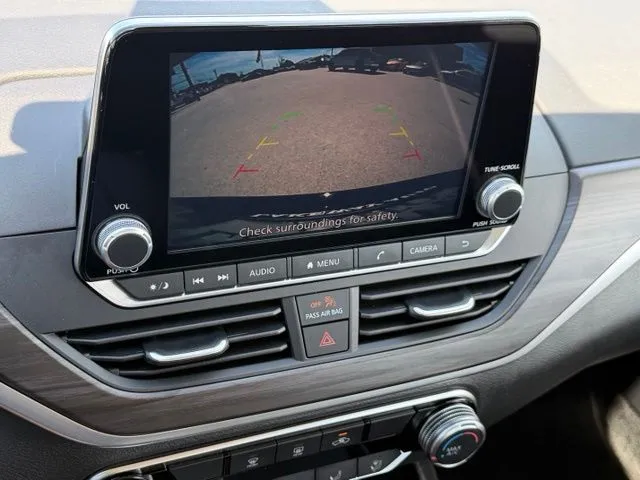 2025 Nissan Altima SV - Photo 11