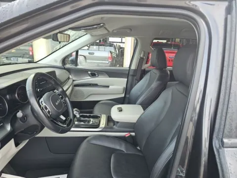 More photos of 2024 Kia Carnival LX at Lakeway Auto Sales, TN