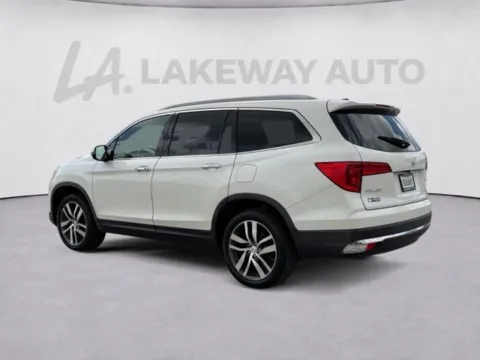 More photos of 2017 Honda Pilot Touring at Lakeway Auto Sales, TN