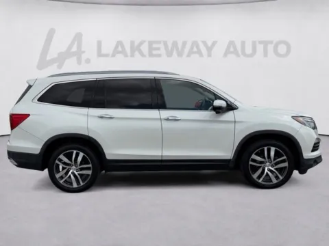 Photos of 2017 Honda Pilot Touring for sale in Morristown, TN at Lakeway Auto Sales