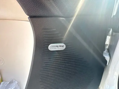More photos of 2018 Dodge Challenger SXT at Lakeway Auto Sales, TN