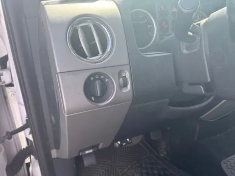 More photos of 2006 Ford F-150 XLT at Lakeway Auto Sales, TN