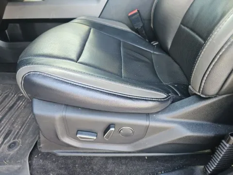 More photos of 2018 Ford F-150 Raptor at Lakeway Auto Sales, TN