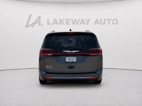 More photos of 2022 Chrysler Pacifica Touring L at Lakeway Auto Sales, TN
