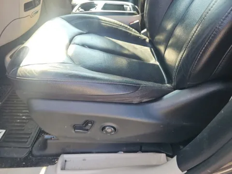 More photos of 2022 Chrysler Pacifica Touring L at Lakeway Auto Sales, TN