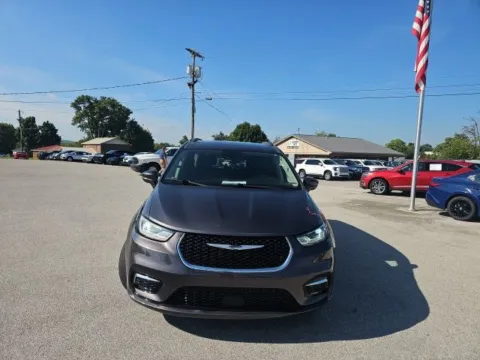 Photos of 2022 Chrysler Pacifica Touring L for sale in Morristown, TN at Lakeway Auto Sales