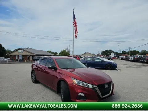 Red 2019 Nissan Altima 2.0 SR for sale in Morristown, TN