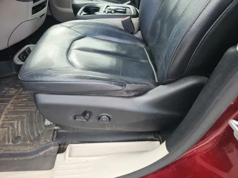 More photos of 2018 Chrysler Pacifica Touring L Plus at Lakeway Auto Sales, TN