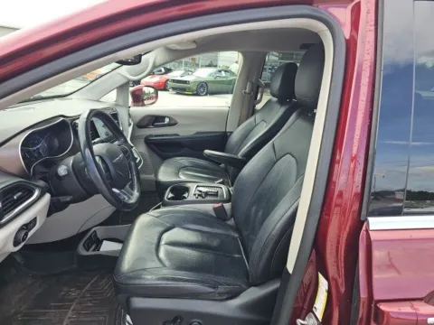 More photos of 2018 Chrysler Pacifica Touring L Plus at Lakeway Auto Sales, TN