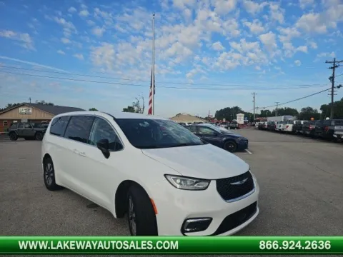 White 2024 Chrysler Pacifica Hybrid Select for sale in Morristown, TN