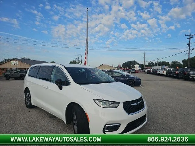 White 2024 Chrysler Pacifica Hybrid Select for sale in Morristown, TN