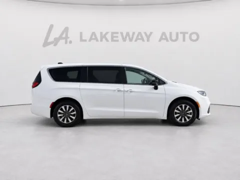 Photos of 2024 Chrysler Pacifica Hybrid Select for sale in Morristown, TN at Lakeway Auto Sales