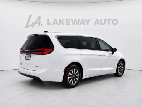 Another view of 2024 Chrysler Pacifica Hybrid Select for sale in Morristown, TN at Lakeway Auto Sales