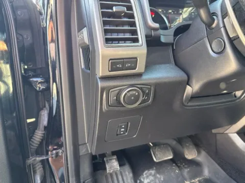 More photos of 2019 Ford F-150 Raptor at Lakeway Auto Sales, TN