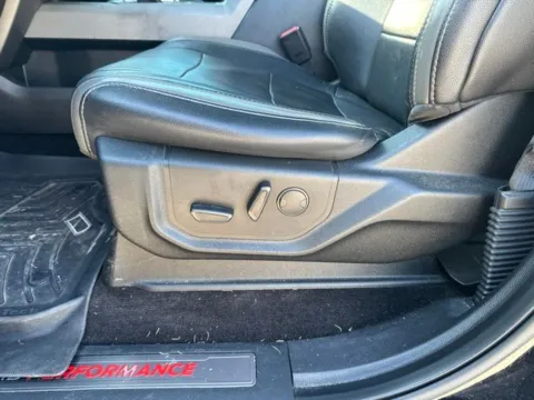 More photos of 2019 Ford F-150 Raptor at Lakeway Auto Sales, TN