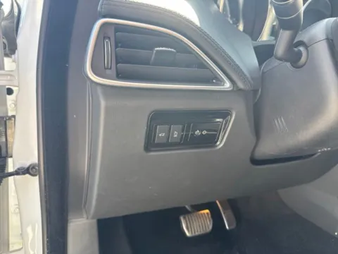 More photos of 2019 Jaguar F-PACE 30t Prestige at Lakeway Auto Sales, TN