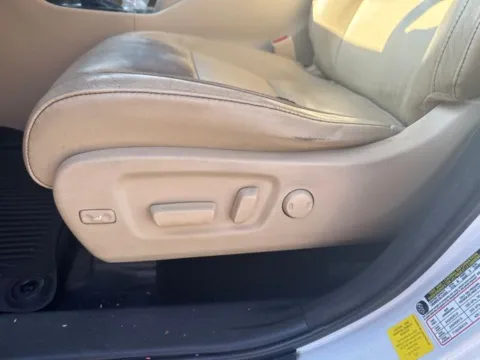 More photos of 2018 Toyota Highlander XLE at Lakeway Auto Sales, TN