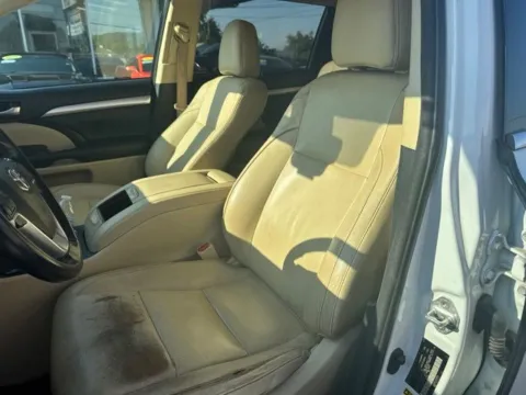 More photos of 2018 Toyota Highlander XLE at Lakeway Auto Sales, TN