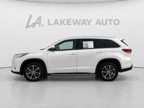 More photos of 2018 Toyota Highlander XLE at Lakeway Auto Sales, TN