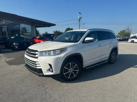 Photos of 2018 Toyota Highlander XLE for sale in Morristown, TN at Lakeway Auto Sales