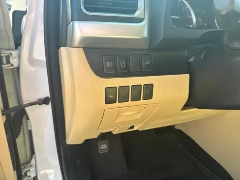 More photos of 2018 Toyota Highlander XLE at Lakeway Auto Sales, TN