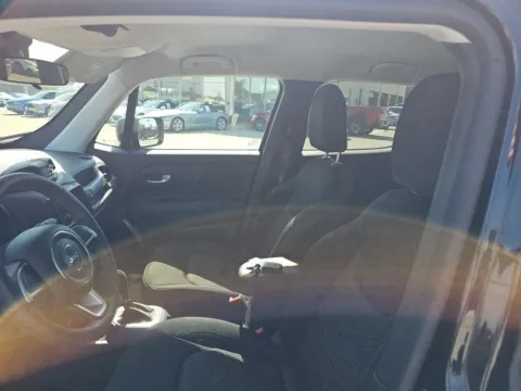 More photos of 2023 Jeep Renegade Latitude at Lakeway Auto Sales, TN