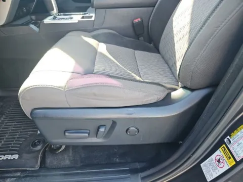 More photos of 2017 Toyota Tundra SR5 at Lakeway Auto Sales, TN