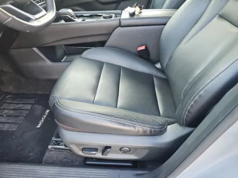 More photos of 2021 Nissan Rogue SL at Lakeway Auto Sales, TN