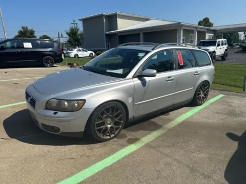 Photos of 2005 Volvo V50 T5 for sale in Morristown, TN at Lakeway Auto Sales