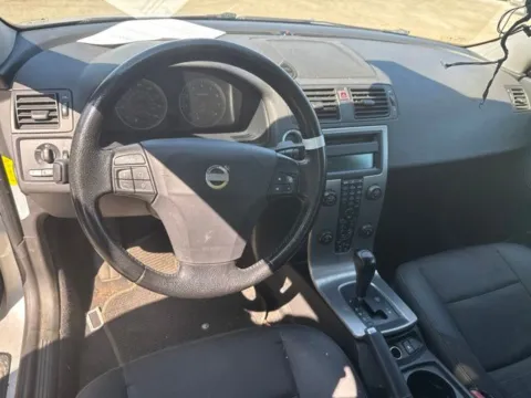 More photos of 2005 Volvo V50 T5 at Lakeway Auto Sales, TN