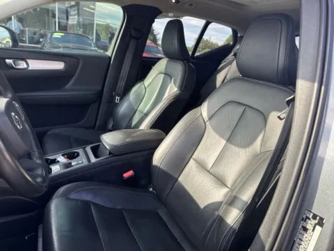 More photos of 2019 Volvo XC40 Momentum at Lakeway Auto Sales, TN