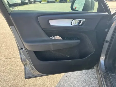 Another view of 2019 Volvo XC40 Momentum for sale in Morristown, TN at Lakeway Auto Sales