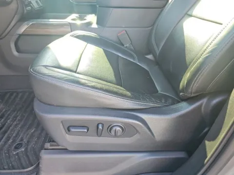More photos of 2020 Chevrolet Silverado 1500 RST at Lakeway Auto Sales, TN